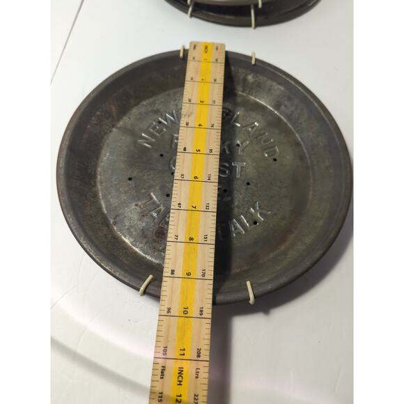 Set Of 3 Vintage Table Talk New England Flaky Crust Tin Pie Pan 9.5" with hanger - Picture 8 of 8